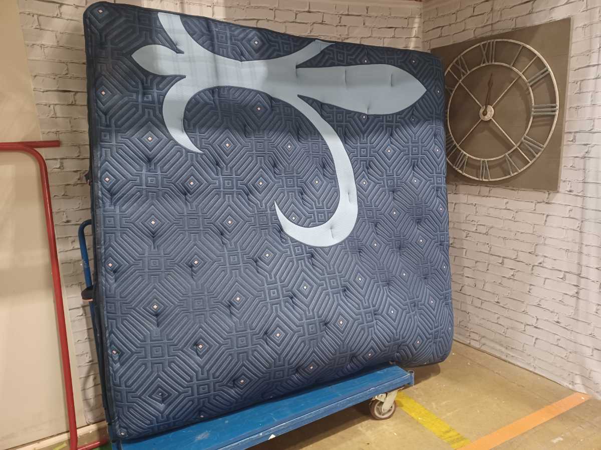 Stearns & Foster® Lux Estate EuroTop Zara 16.25 inch Mattress - King - Gallery Image 3